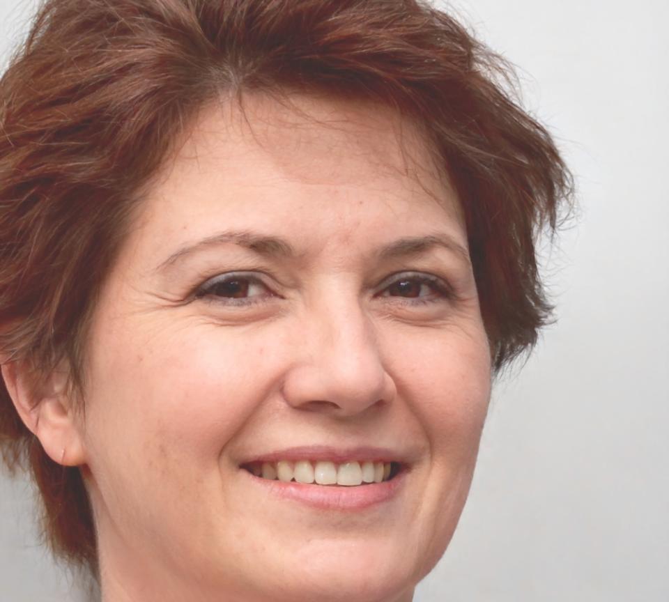 Directora de Análisis Financiero María González